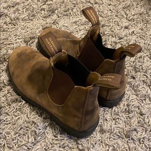 Blundstones Size 8